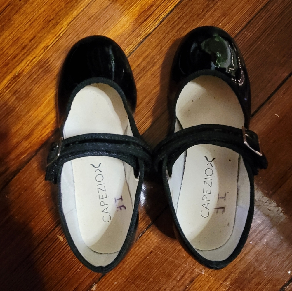 Capezio girls Mary Jane's tap shoes